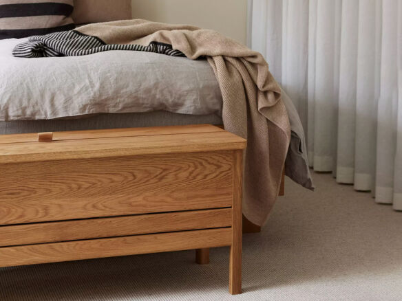 10 easy pieces: wooden blanket chests 9