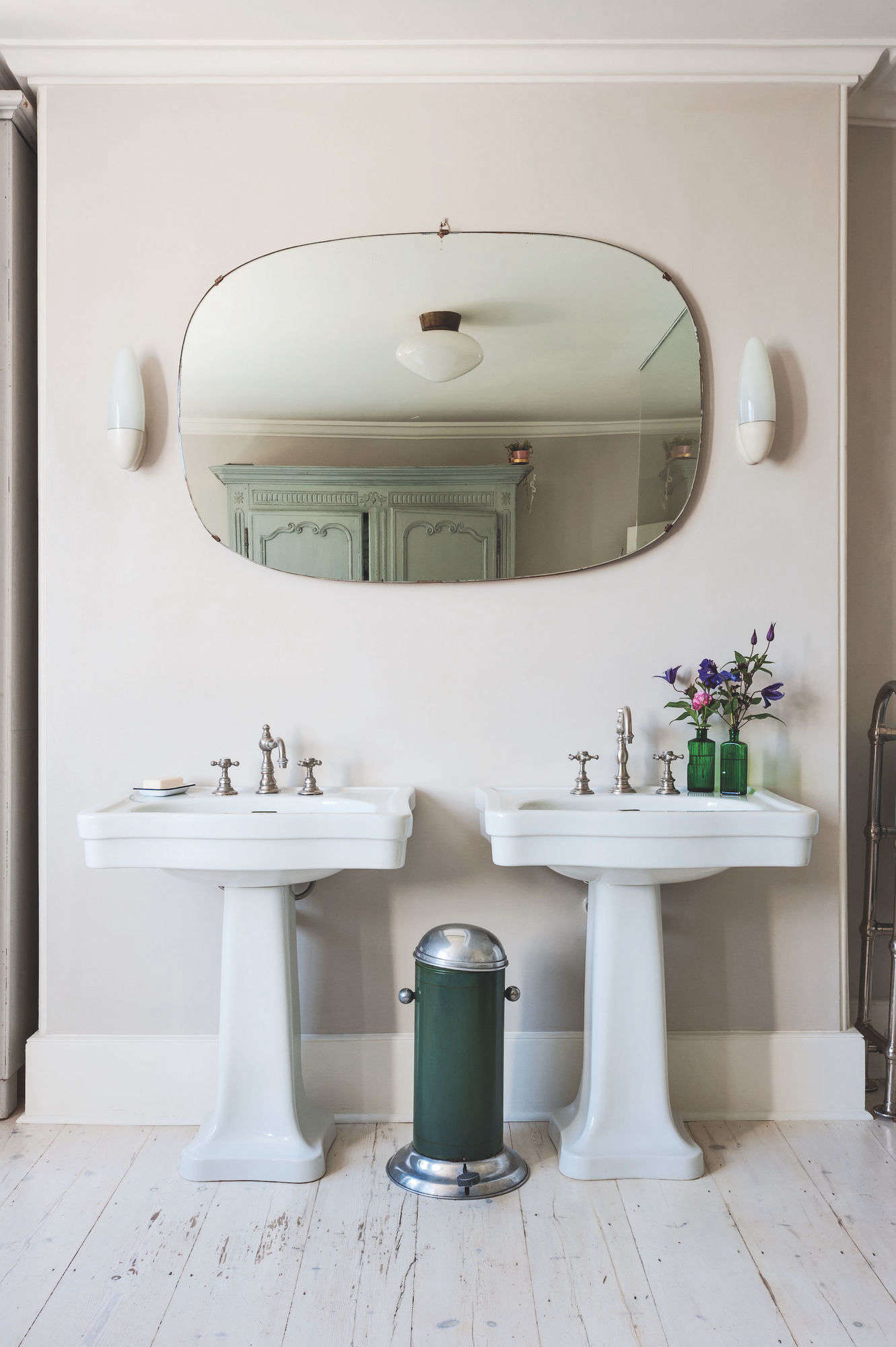 dual pedestal sinks green trash can round mirror bathroom uk