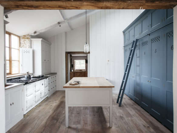 Dorset farmhouse kitchen blue cabinet wall Plain English 1  