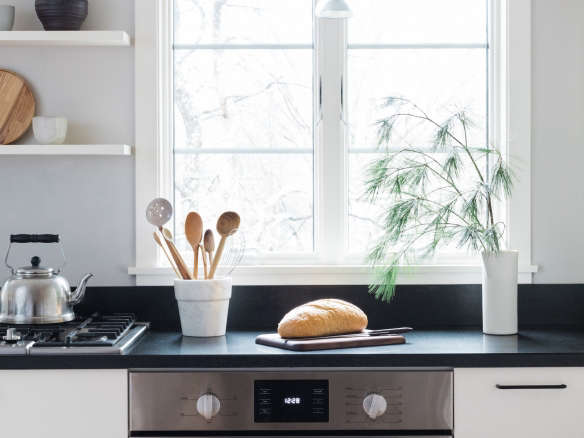 Steal This Look A HeritageFeeling Kitchen in New England portrait 18