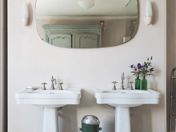 dual pedestal sinks green trash can round mirror bathroom uk  
