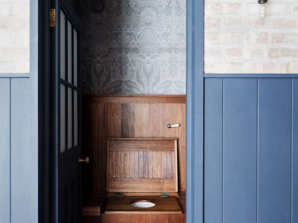 Mark Lewis Interior Design Hoxton Square loft mahogany throne toilet Rory Gardener photo 16  