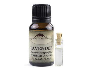 Essential Oils DIY An AllNatural Lavender Linen Freshener portrait 3