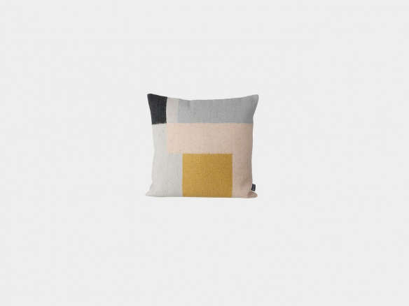 kelim cushion – squares 8