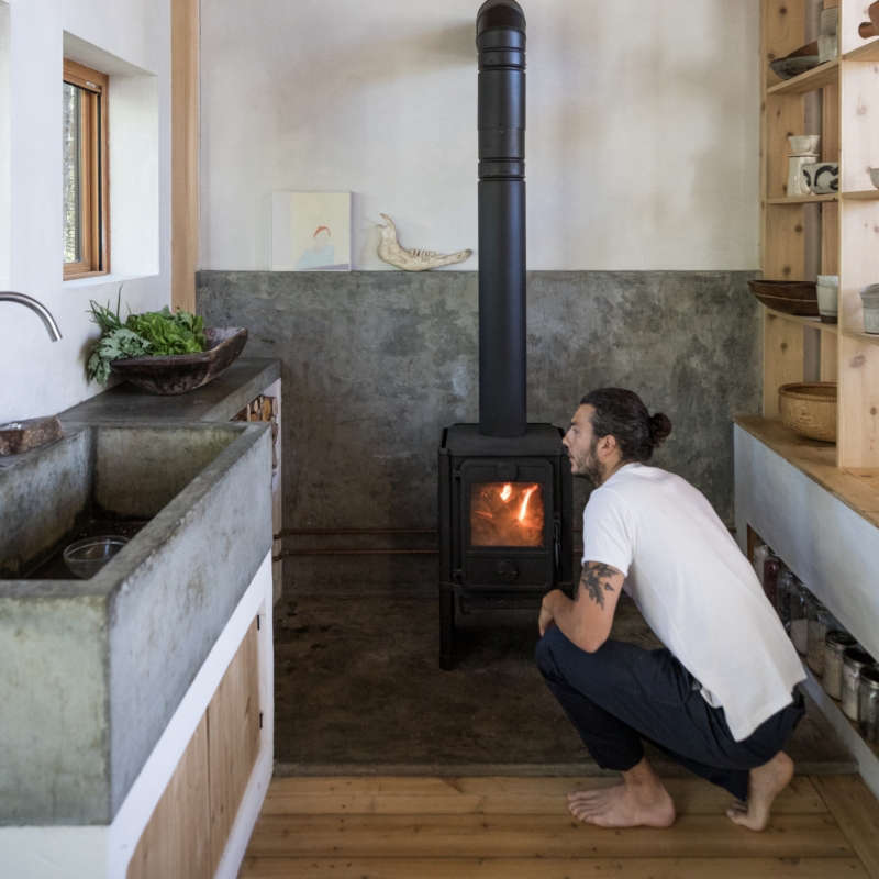 anthony esteves in soot house kitchen with sink greta rybus cover   cropped  