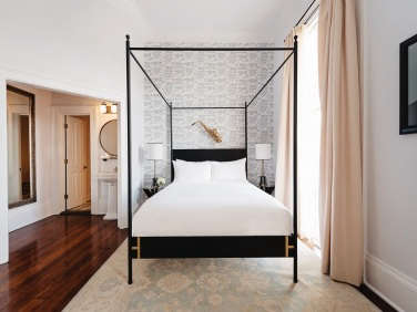 henry hall hotel new orleans bedroom wallpaper 1  