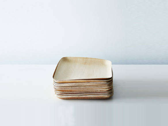 Compostable Wooden HighEdge Plates portrait 3