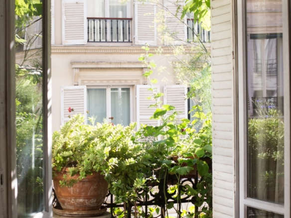 paris balcony garden ideas french doors mimi giboin   584x438