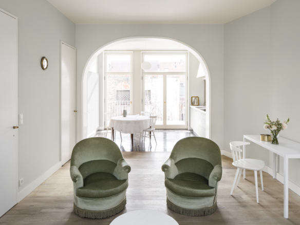 A Masterful MixandMatch Apartment in London by Beata Heuman portrait 20