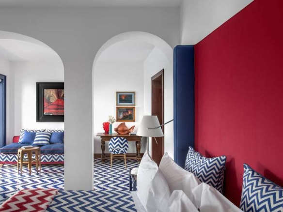 maison la minervetta sorrento red white blue bedroom  