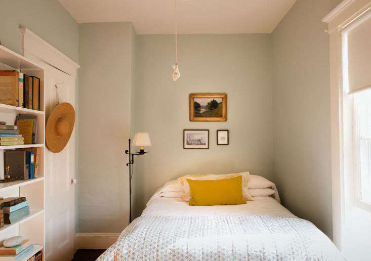 Before  After A LowCost Summer Guest Room Makeover Cape Cod Edition portrait 6_16