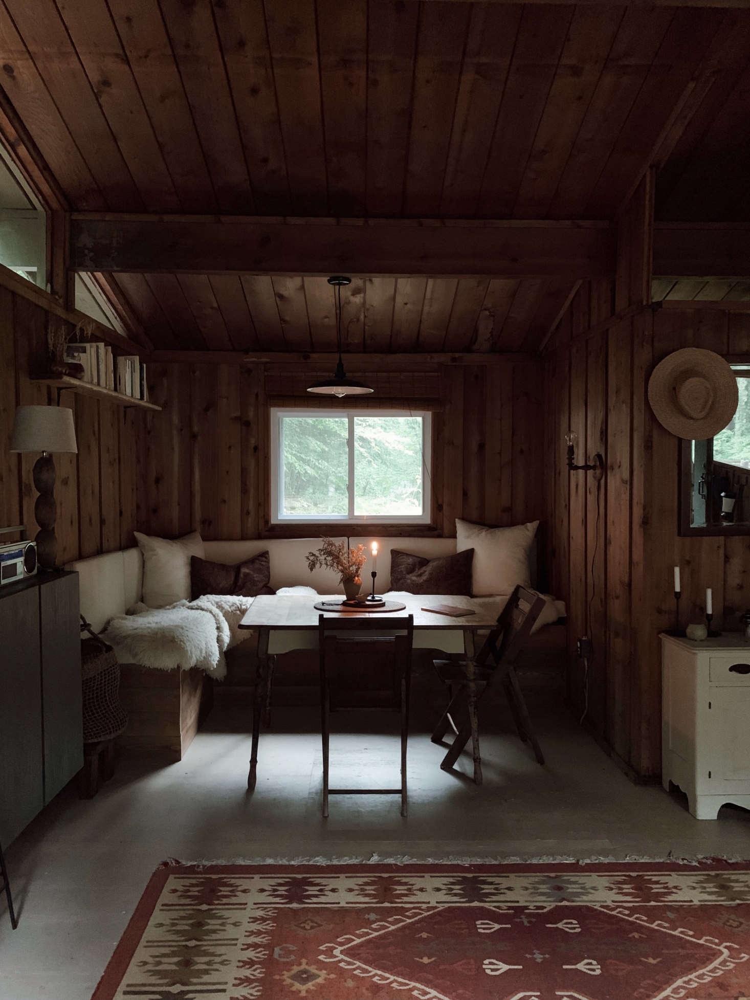 dining nook in alice saunders' new hampshire cabin, photo by alice saunders 5