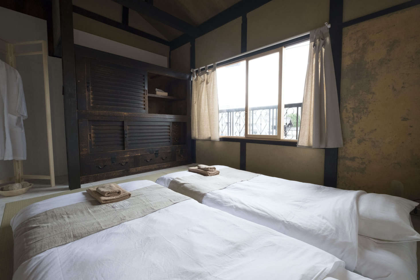 a day in khaki, a remodeled machiya guesthouse, kyoto. 12