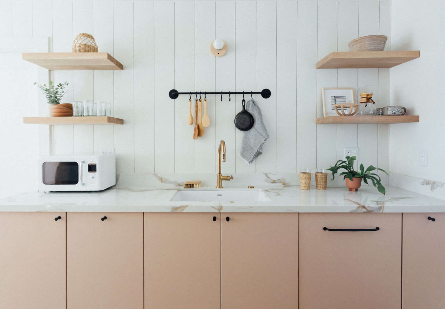 Kitchen of the Week Ikea Meets Semihandmade in a Shell Pink Beach House Kitchen portrait 3