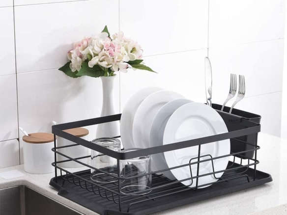 https://www.remodelista.com/wp-content/uploads/2020/08/popity-home-dish-drainer-584x438.jpg?ezimgfmt=rs:392x294/rscb4