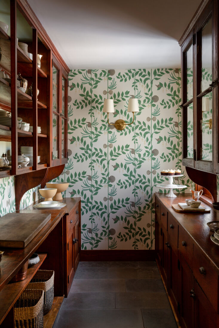the designers used the pantry&#8\2\17;s douglas fir built ins as inspiratio 13