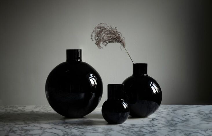 the black pallo vases are designed by glass and ceramic artist carina seth ande 9