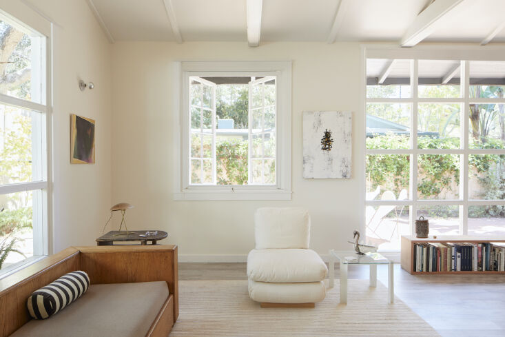 like in her echo park home, light is ample in this cottage thanks to the many w 11