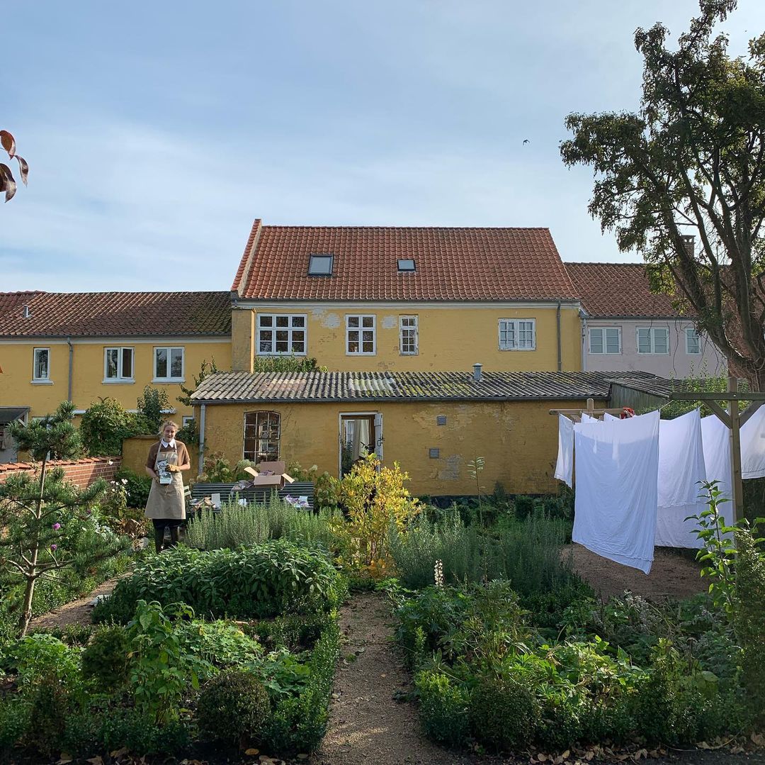 Hotel The Monica: Flowers and Line-Dried Linens on an Island in Denmark