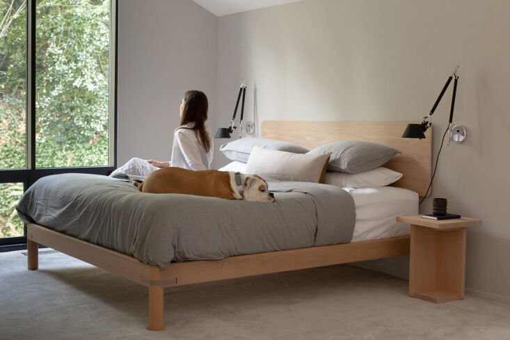 the keeps bed is made from north american white oak, \2\20;an fsc certif 9