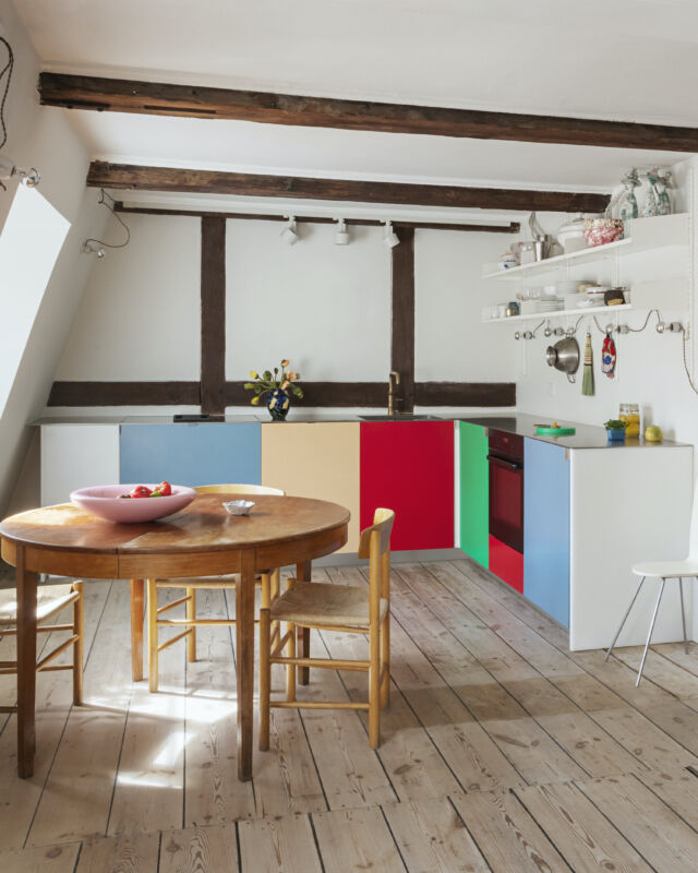 Steal This Look A Tiny Seaworthy Kitchen on the French Riviera portrait 4