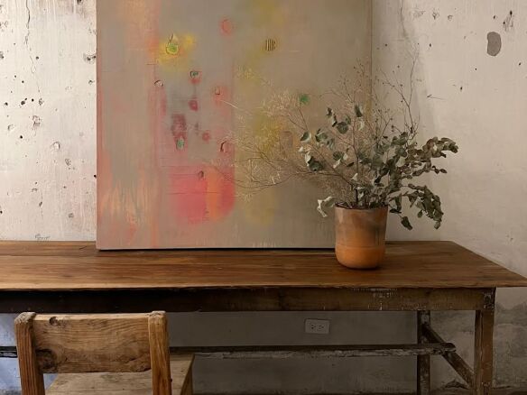 patricia larsen house pozos mexico table with her painting after glow   1 58 38