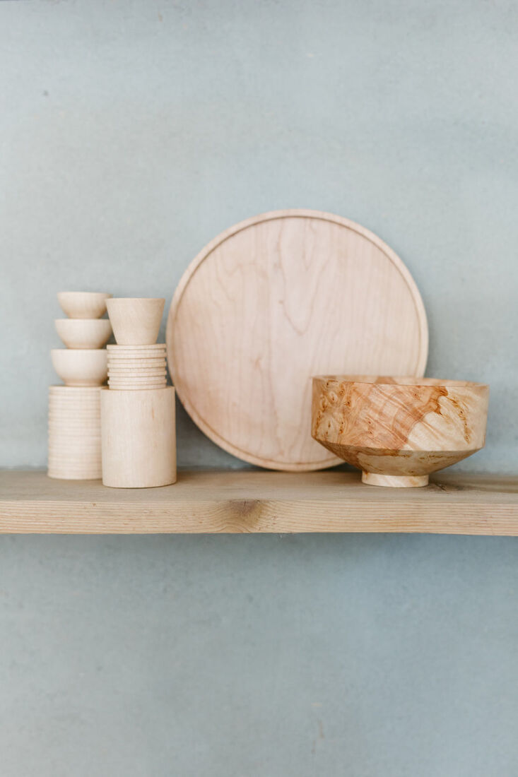 based in victoria, british columbia, woodworker elise mclauchlan carves bowls,  12