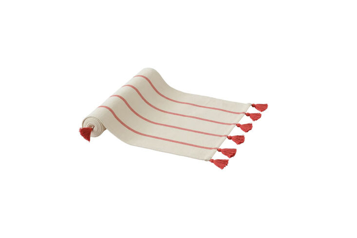 and the \100 percent cotton aromatisk table runner, white/red (\$5.99) is fring 14
