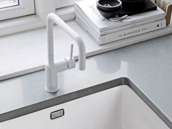white kitchen faucet 8