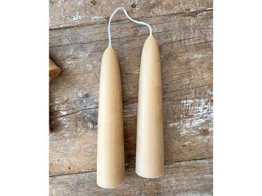 Trend Alert Short and Stout Beeswax Candles for Long Winter Nights portrait 17