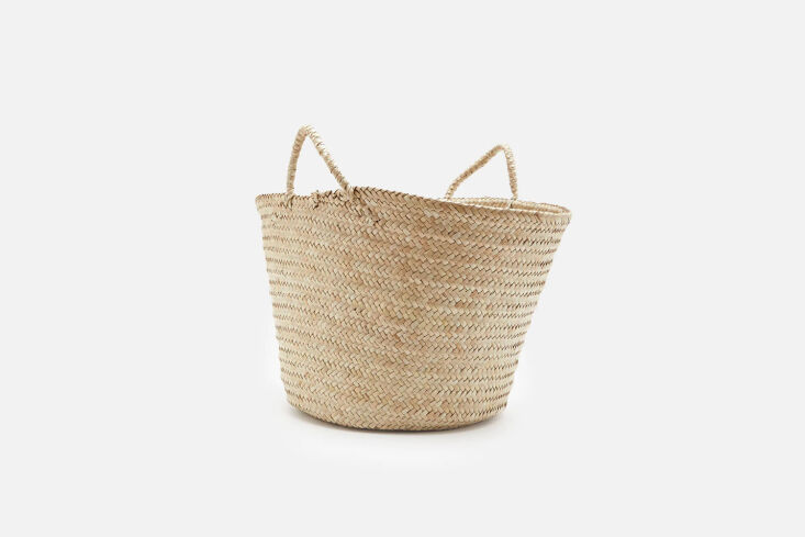 the storage baskets are the kikapu palm baskets, which are no longer available. 18
