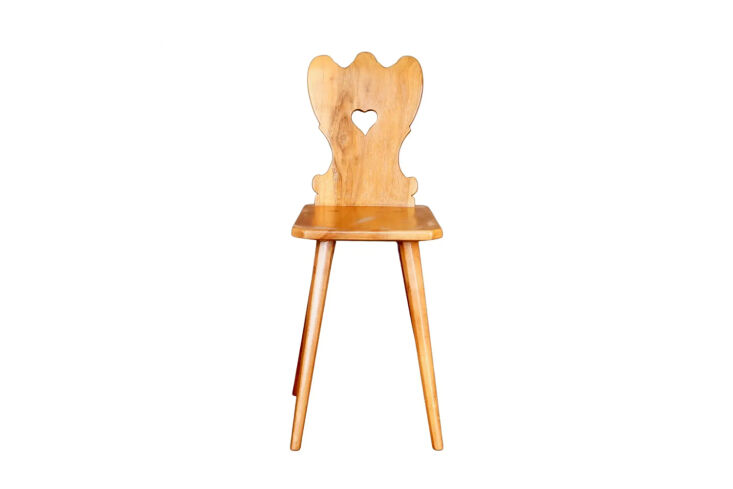 the vintage swiss stabelle chair was sourced from a rhode island antiques store 19