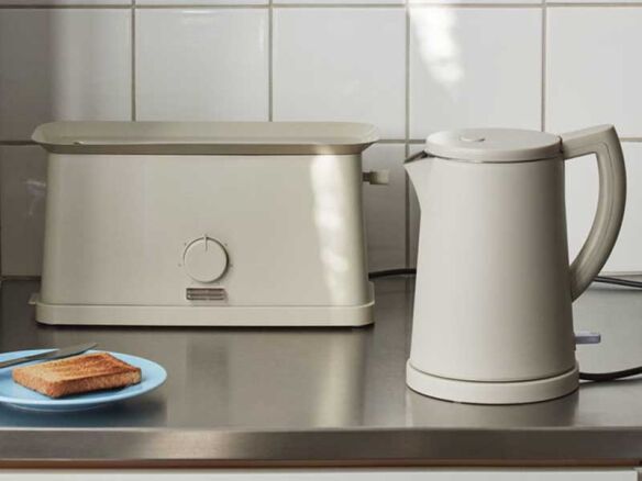 hay sowden toaster kettle 1  