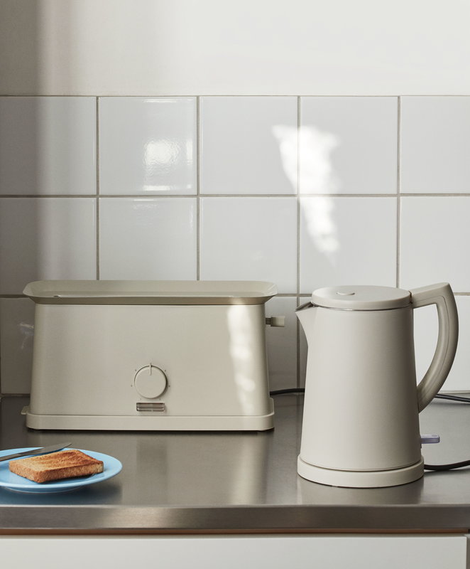 the toaster (and the sowden kettle) in more minimalist white. 11
