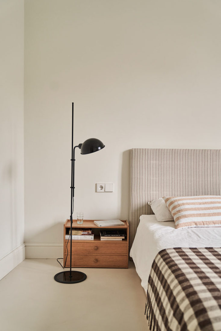 the floor lamp is the funiculí by marset. the nightstand is vintage. the b 18