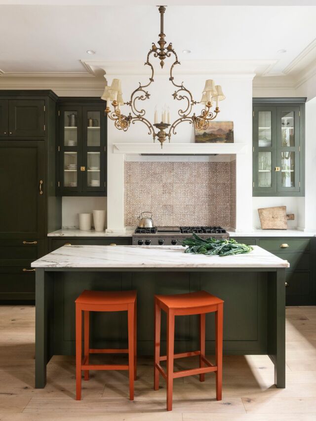 Kitchen of the Week: A Plain English Kitchen in a Brooklyn Brownstone, Space-Gaining Bay Window Included Web Story