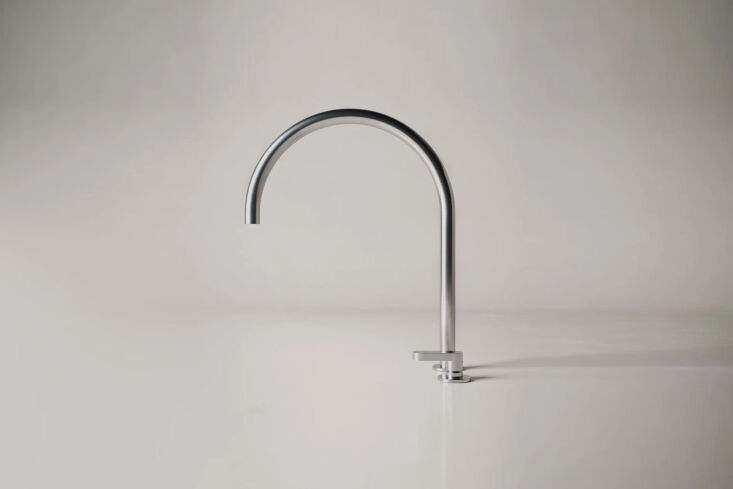 designed by architect john pawson for cocoon, the jp set\1\1.3 basin fixture is 15