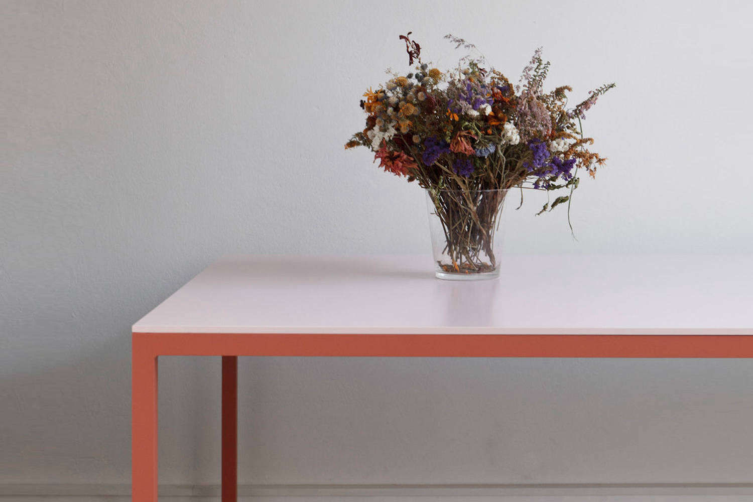 10 Easy Pieces: Dining Tables with Powder Coated Bases - Remodelista