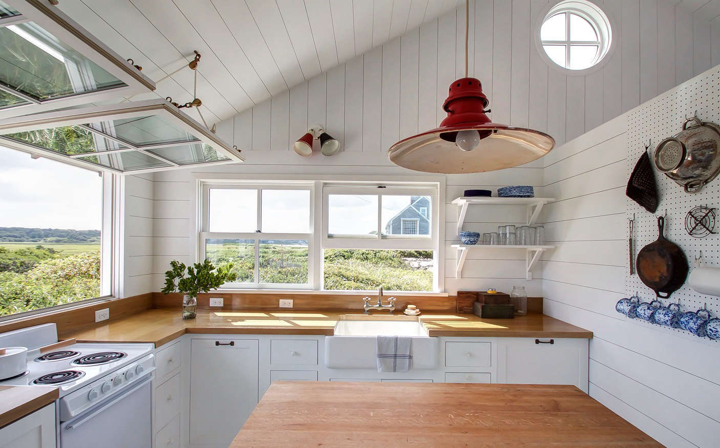 Kitchen of the Week: A Compact, Nautical Entertaining Kitchen on Cape Cod - Remodelista