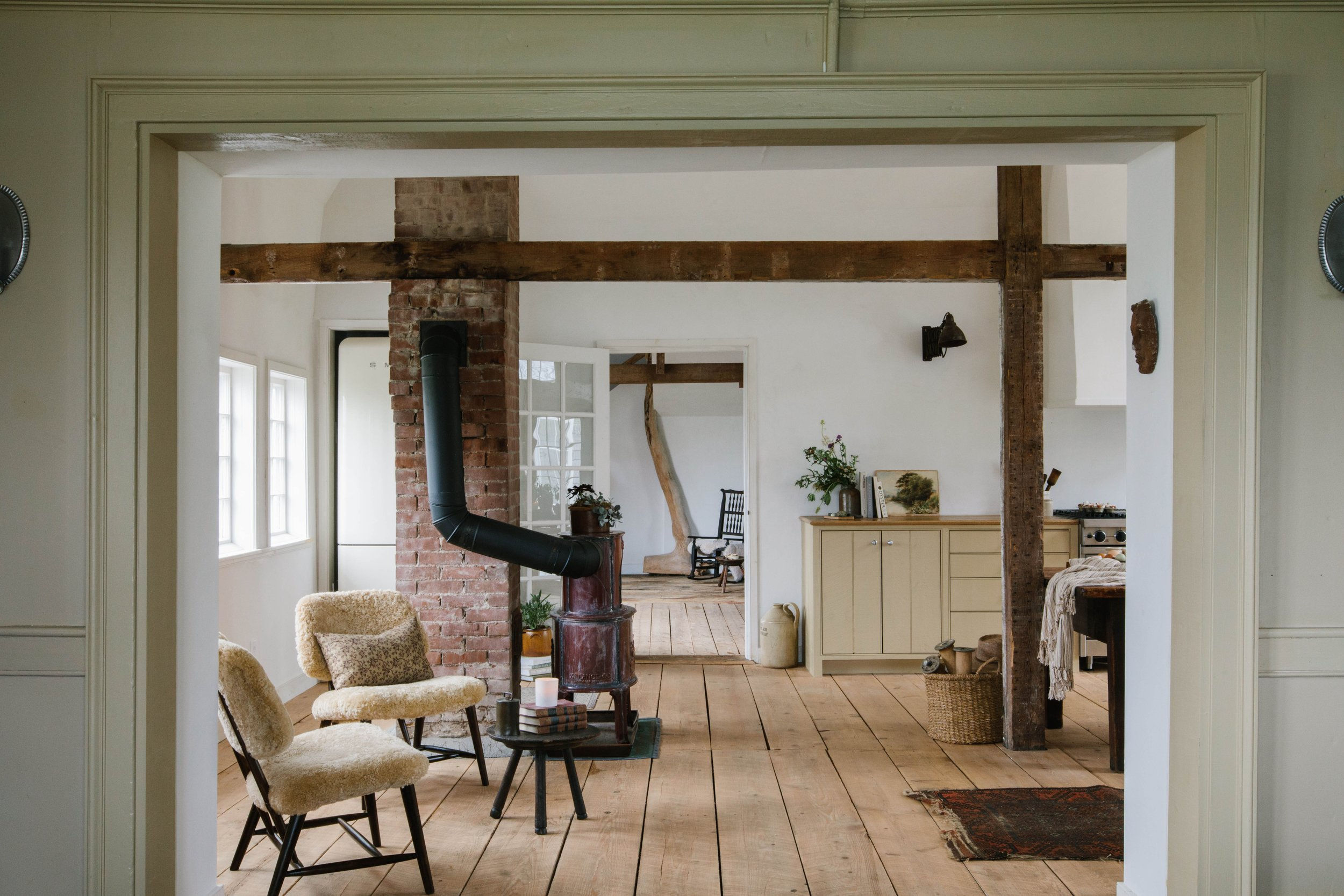 Coaster’s Chance: A 1760s Sea Captain’s Cottage in a Moody Palette