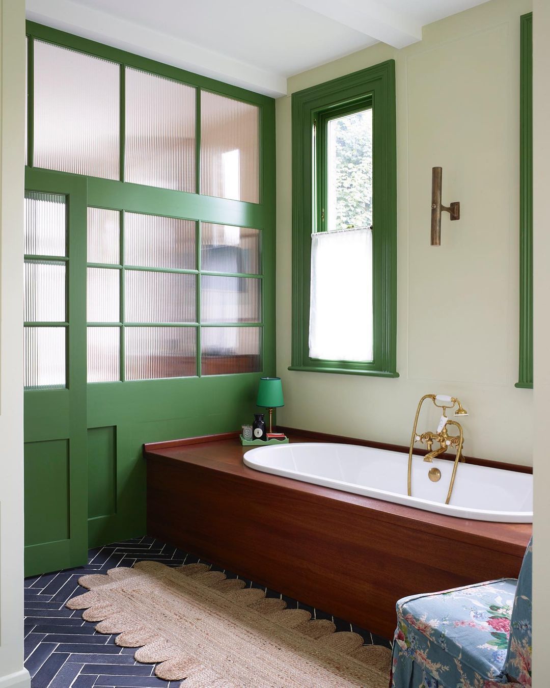 sarah brown interiors london bathroom design with iroko wood and reeded glass.  9