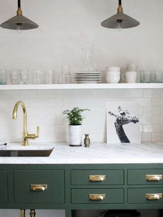 https://www.remodelista.com/wp-content/uploads/2023/07/What-to-Know-About-Choosing-the-Right-Size-Kitchen-Sink-Remodeling-101-Remodelista-Web-Story.jpeg