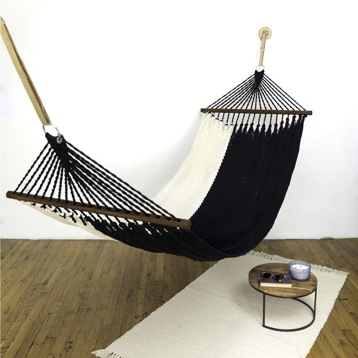 Summery (and Chic) Hammocks from Nudo Handmade - Remodelista