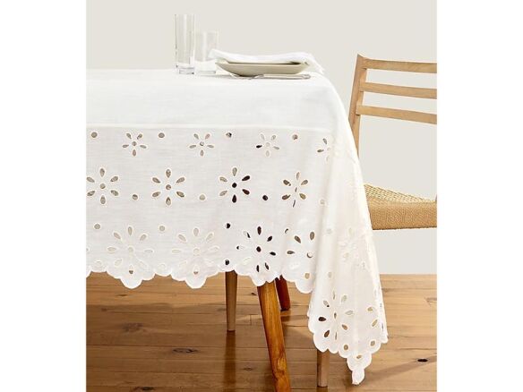 tablecloth in eyelet 8