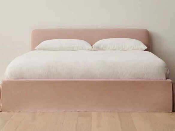 Distrikt Platform Bed portrait 29