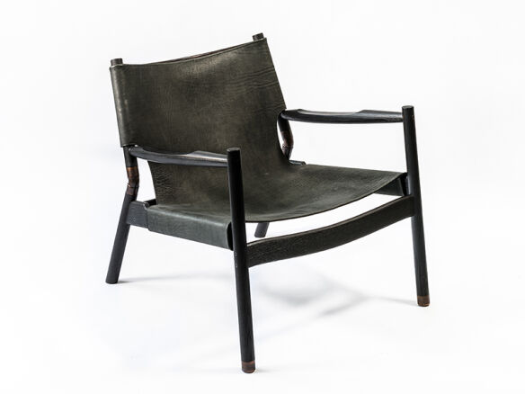 erickson aesthetics black lounge chair 8