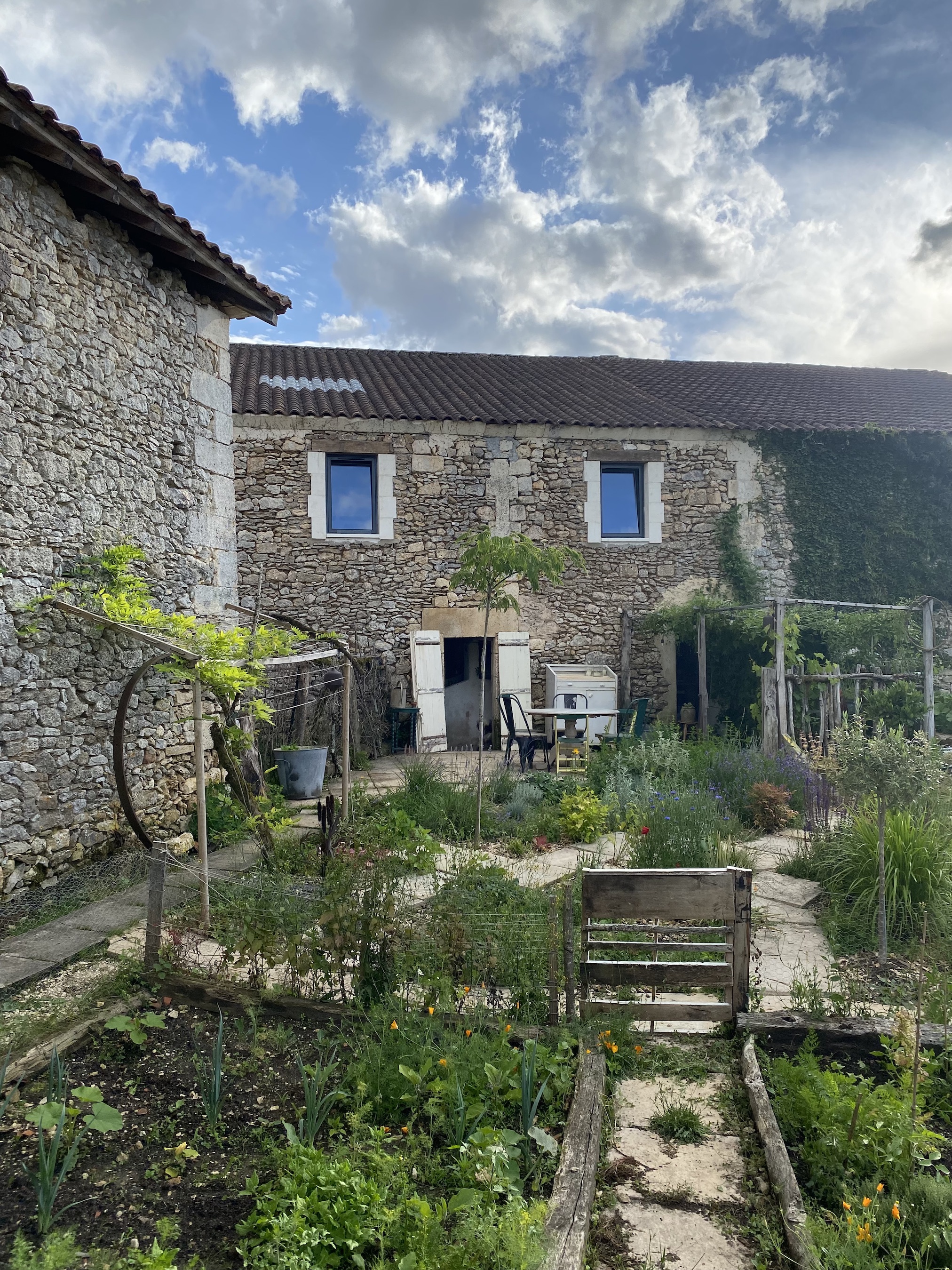 located in the hamlet of la tour blanche cercles in nouvelle aquitaine in south 14