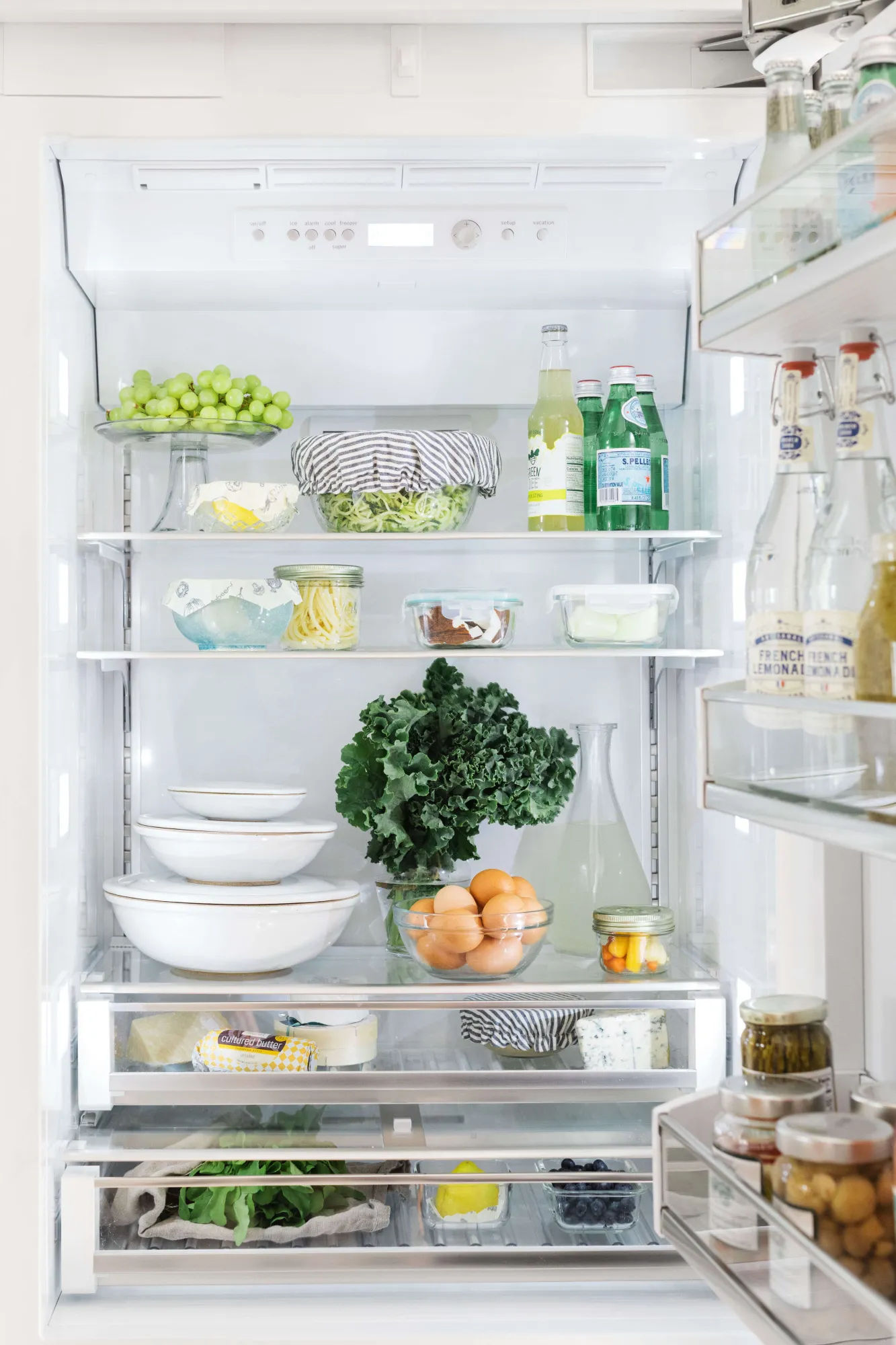 TheWell-OrganizedRefrigeratorwithBoschHomeAppliances-Remodelista