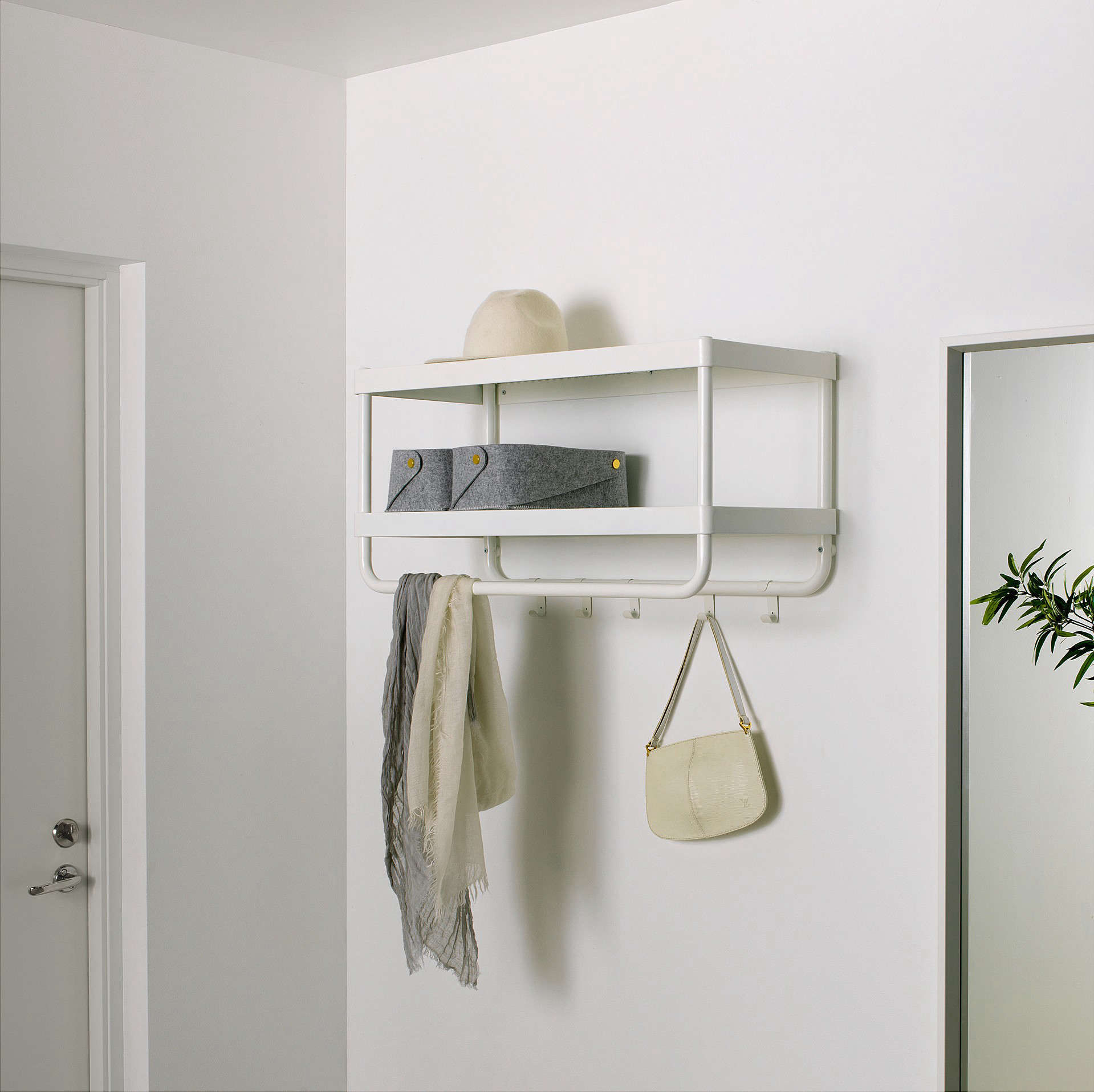 IkeaStorageSolutionsforMinimalistsonaBudget-Remodelista