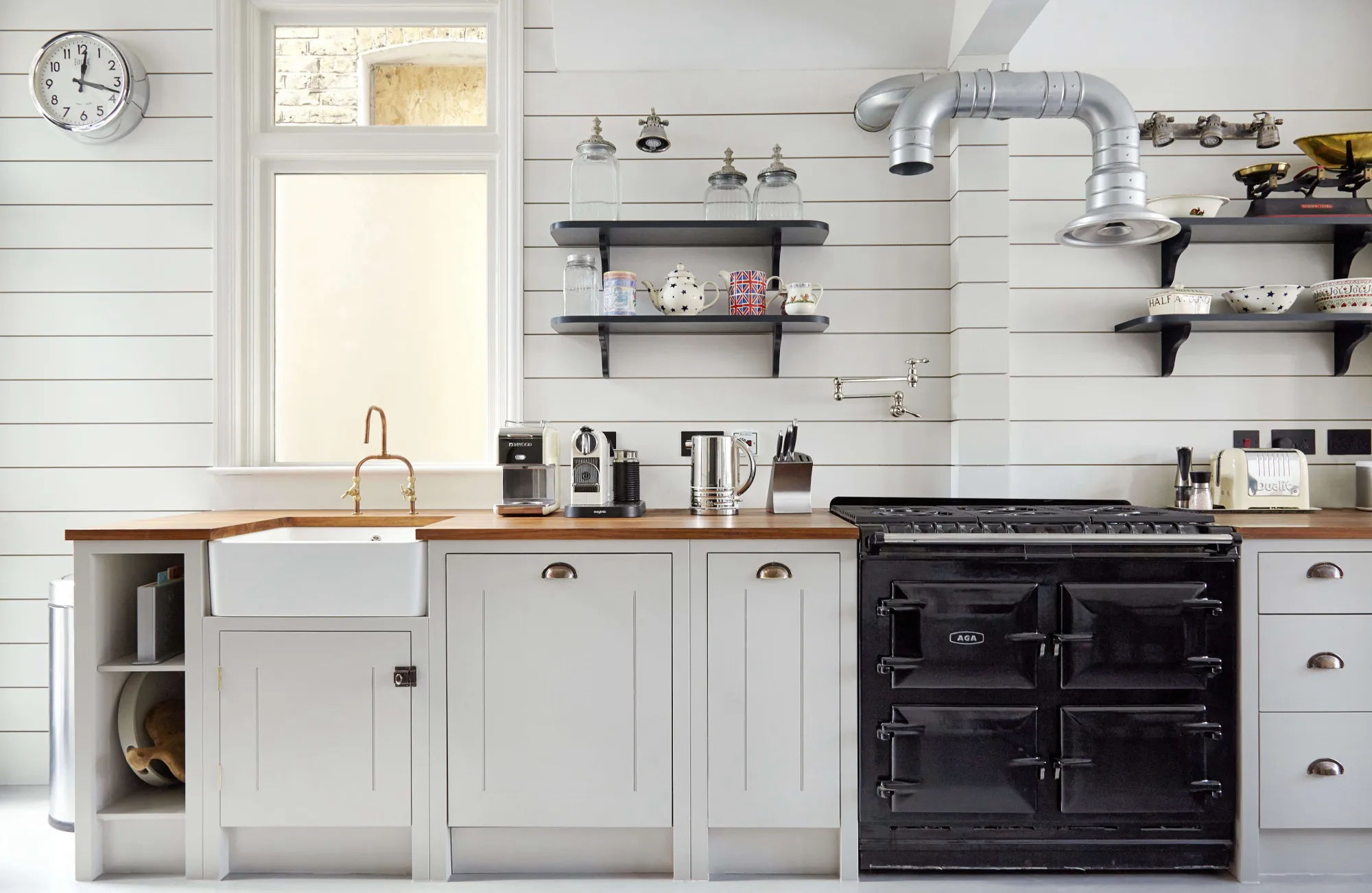 ShiplapwoodpanelinginaclassicEnglishkitchenremodel